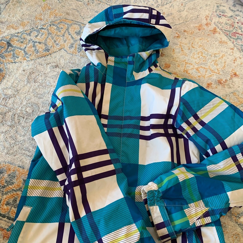 Ski and snowboard jacket